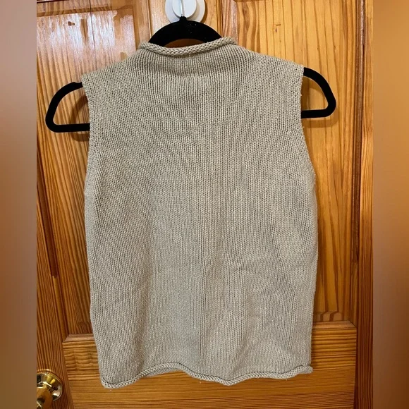L.L.Bean Vintage Sleeveless Knit Top in Beige - Picture 8 of 8